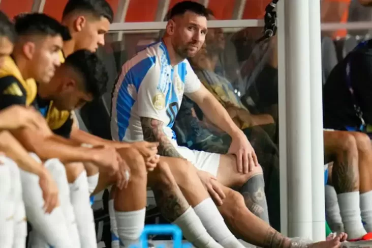 Lionel Messi Terancam Absen 2 Laga Akibat Luka Ligamen Pergelangan Kaki