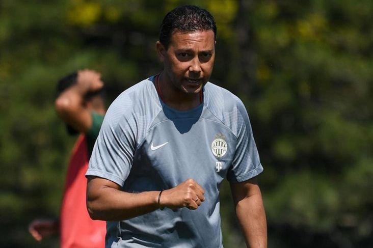 Profil Denny Landzaat, Asisten Patrick Kluivert yang tersebut mana Fasih Berbahasa Indonesia